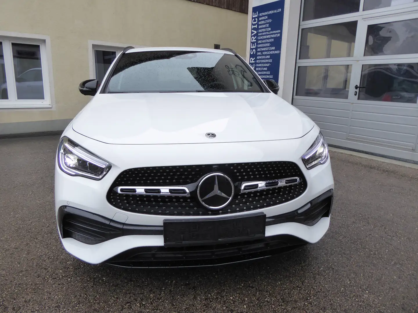 Mercedes-Benz GLA 200 GLA 200 d 4Matic (247.713) AMG Line Weiß - 2