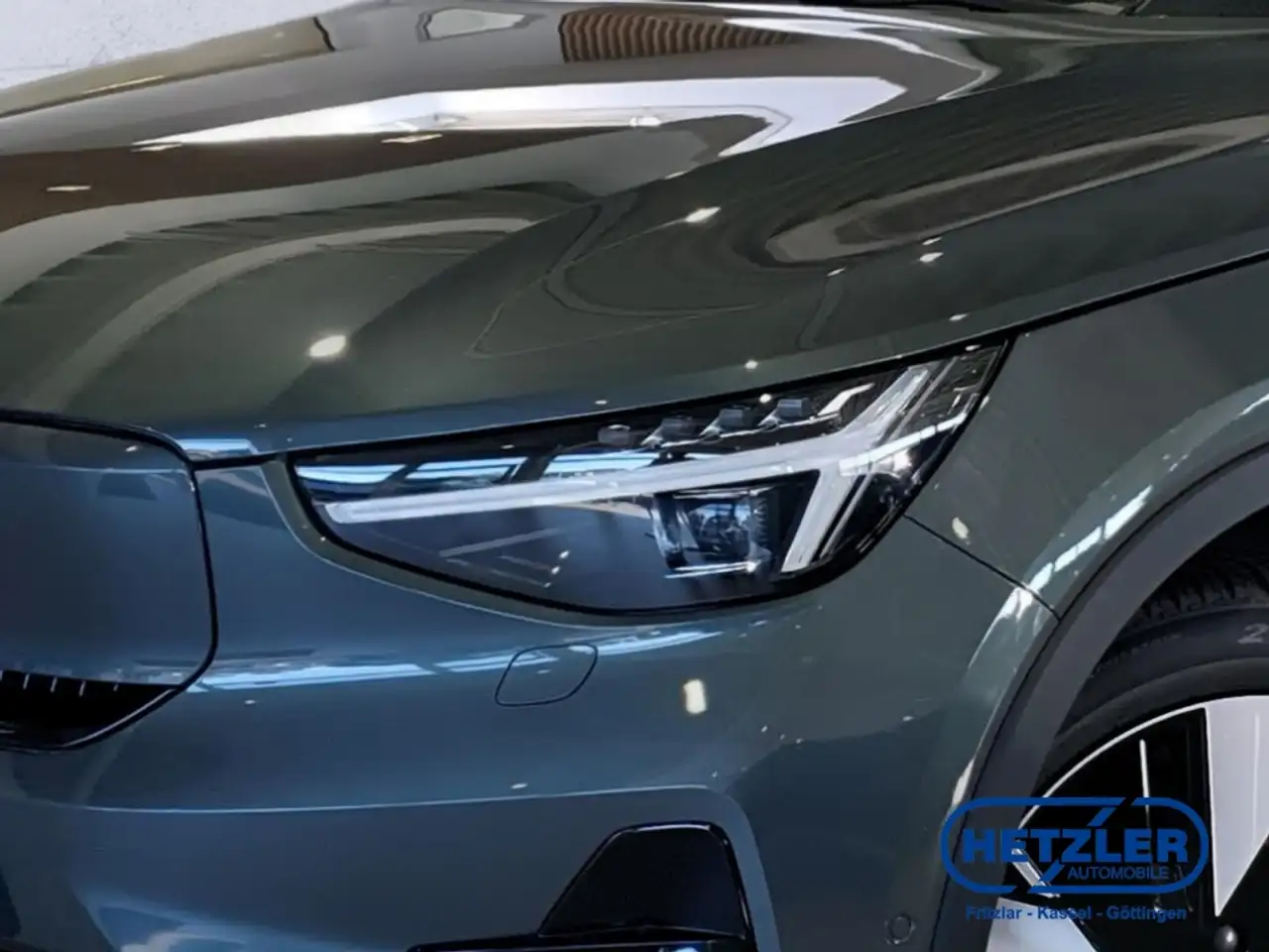 Volvo EX40 2026