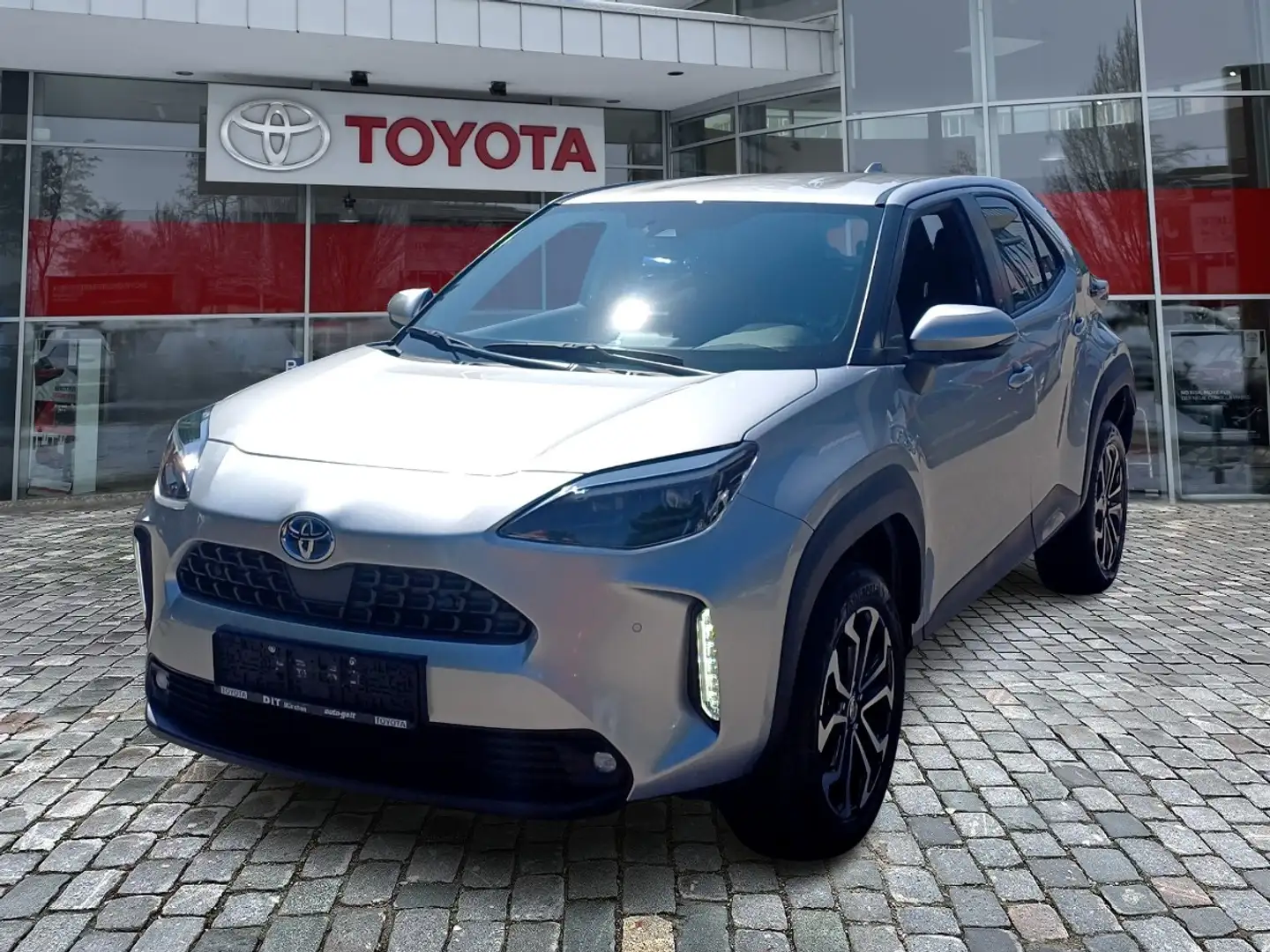 Toyota Yaris Cross 1.5 E D FWD Team Deutschland FLA LM Argent - 2