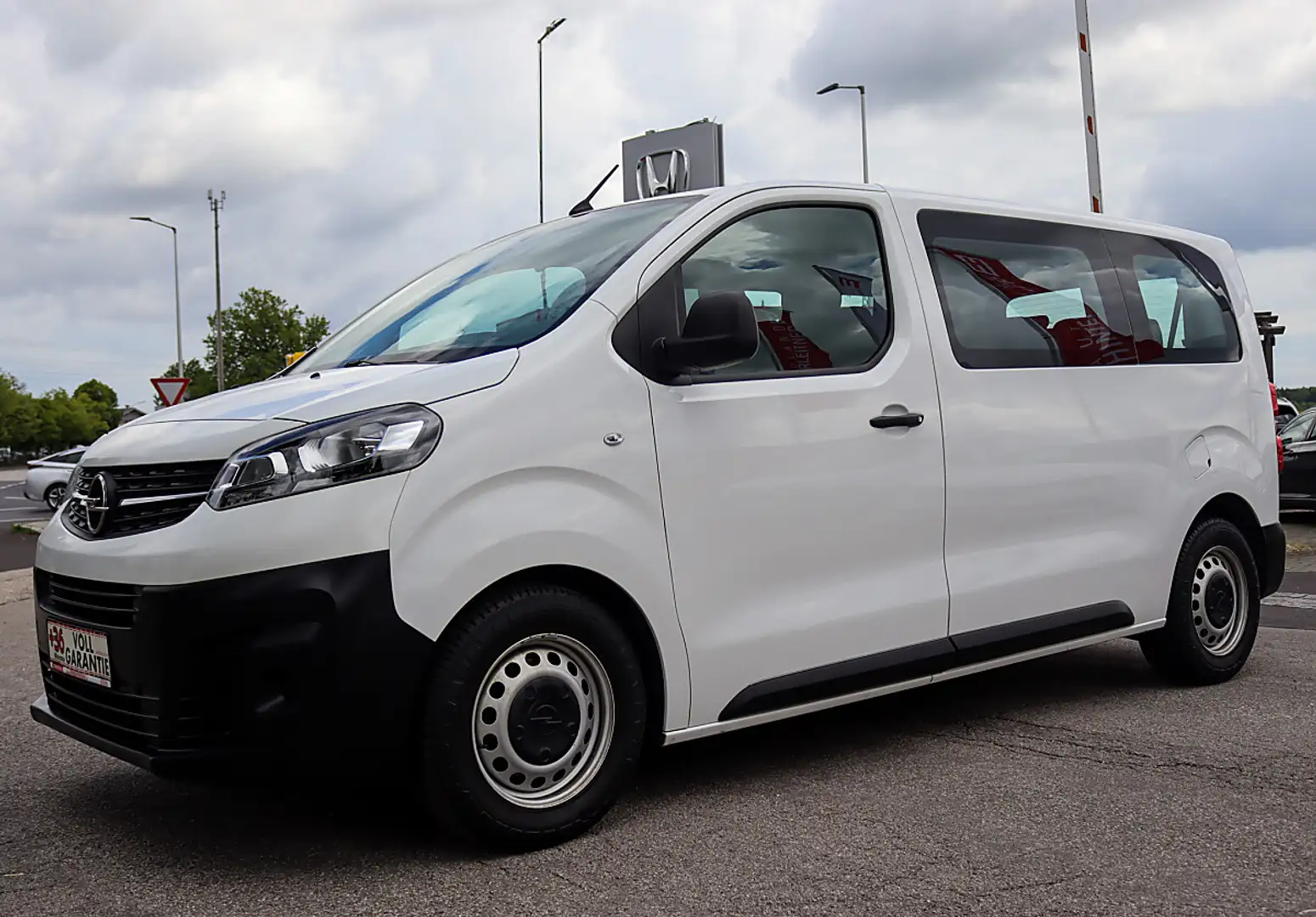 Opel Vivaro Kombi 2,0D netto 17.400.- 9SITZE Weiß - 1