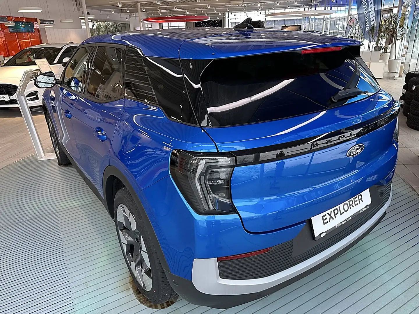 Ford Explorer Elektro Dual Motor 79kWh Premium Blau - 2