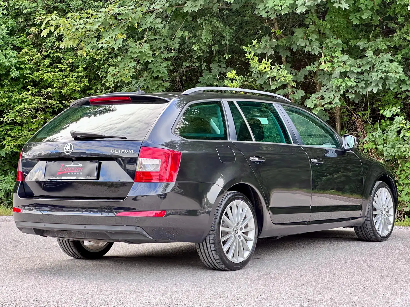 Skoda Octavia Ambition Aut. APPLE CARPLAY*NAVI*SITZHEIZUNG* Schwarz - 2
