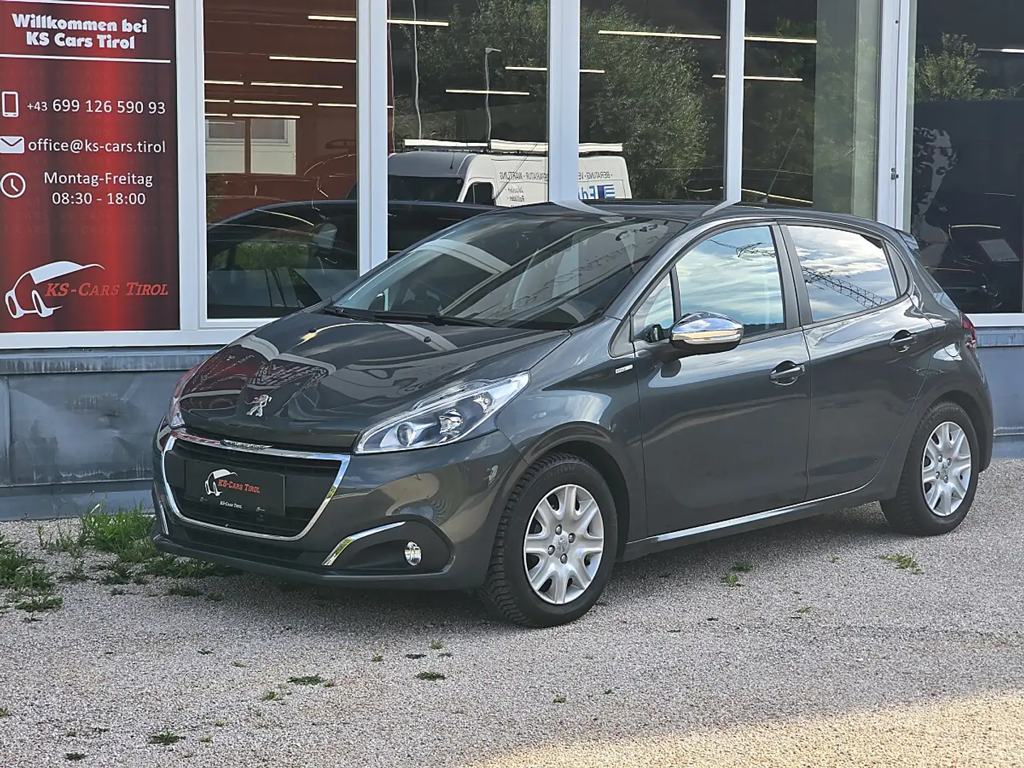 Peugeot 208 1.2 12V VTi/PureTech 82 Style "15000 KM" Silber - 2