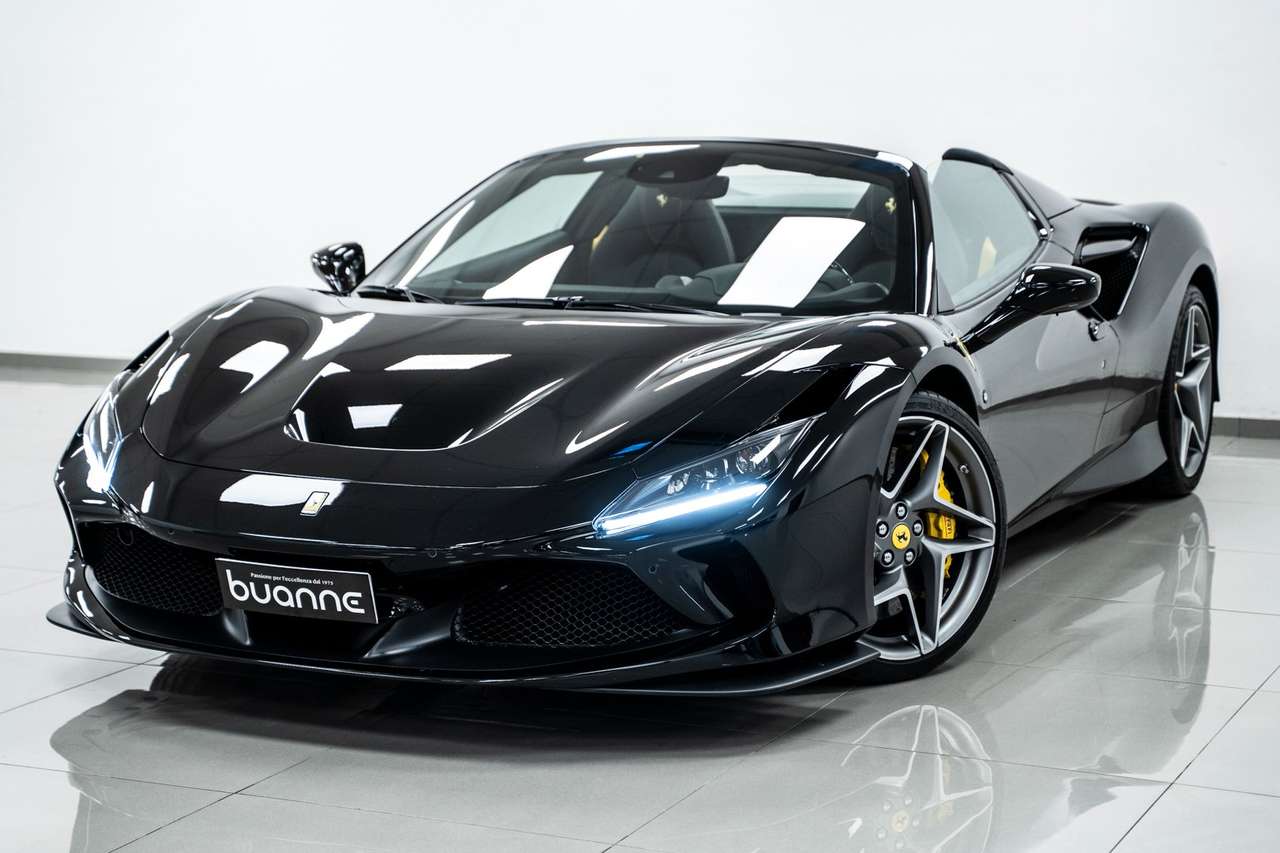 Ferrari F8 Tributo SPIDER 3.9 JBL SOLLEVATORE CARBONCERAMIC DISPLAY