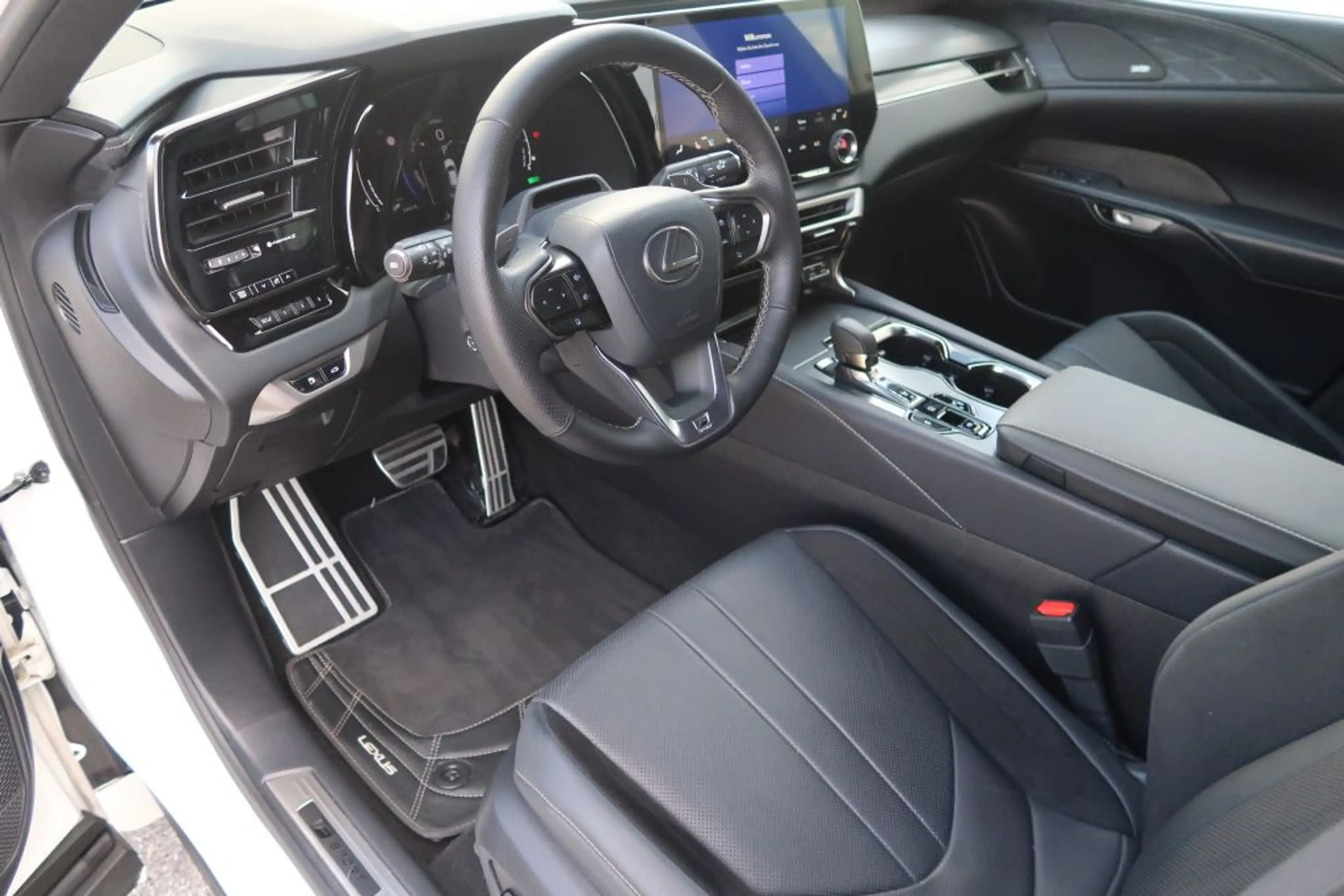 Lexus RX 500h (hybrid) F SPORT+ Interieur Paket+Panoramadach — photo 10