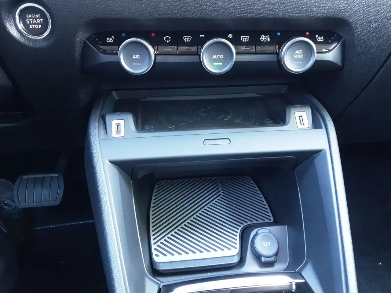Citroen C4 Hybrid 136 Max ACC+LED+Navi+SHZ 27