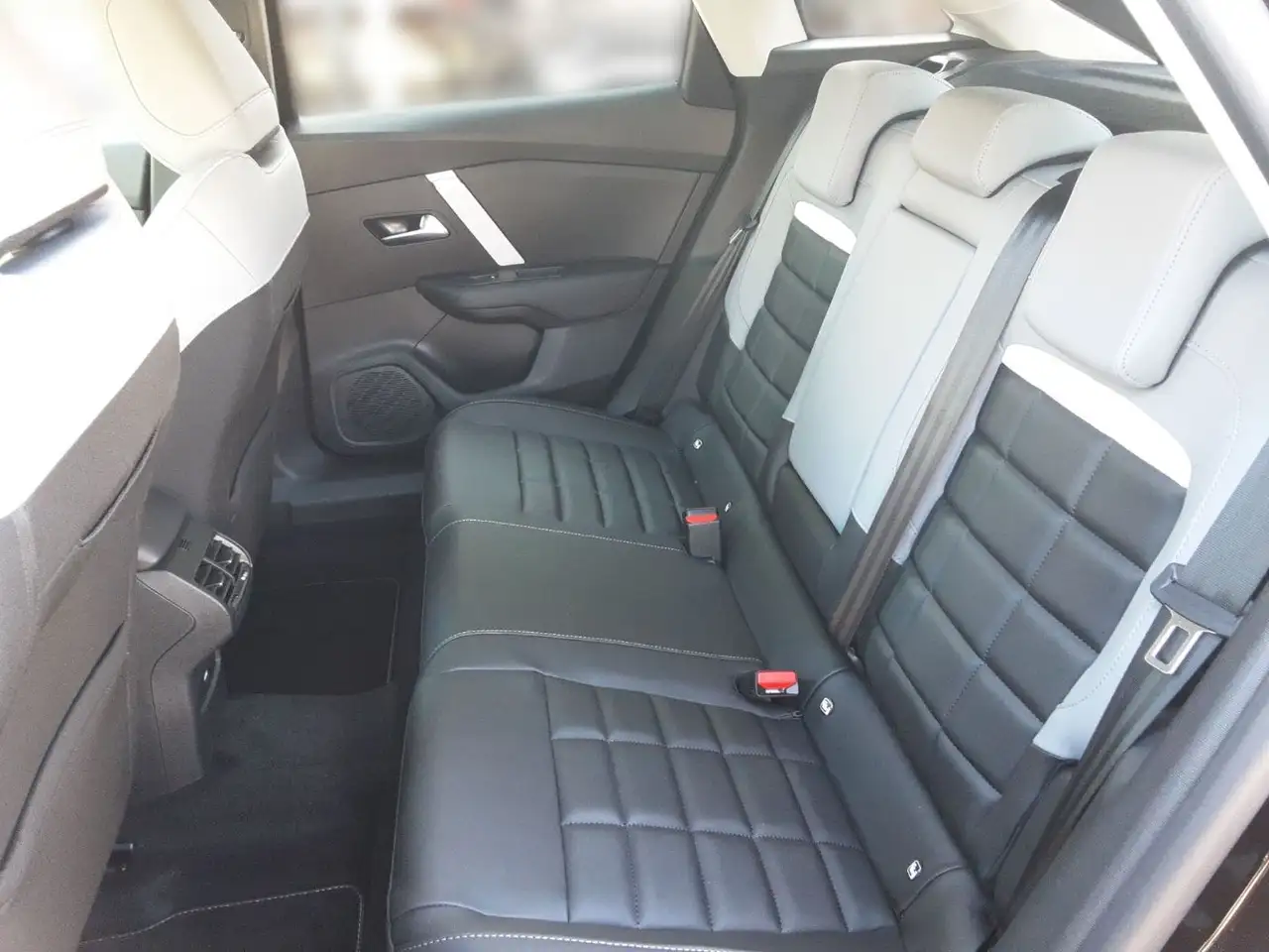 Citroen C4 Hybrid 136 Max ACC+LED+Navi+SHZ 9
