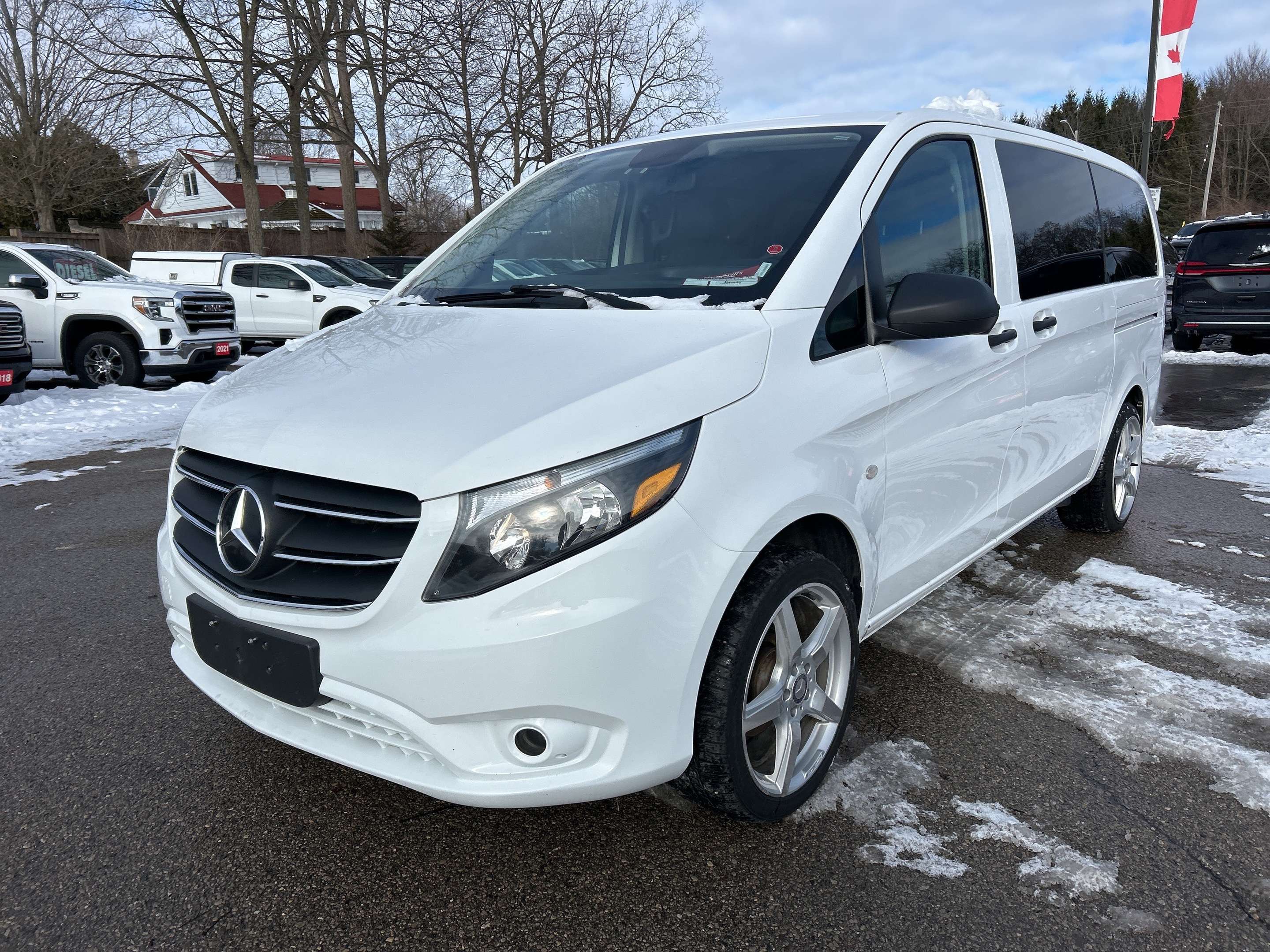 2022 Mercedes-Benz Metris Passenger Van