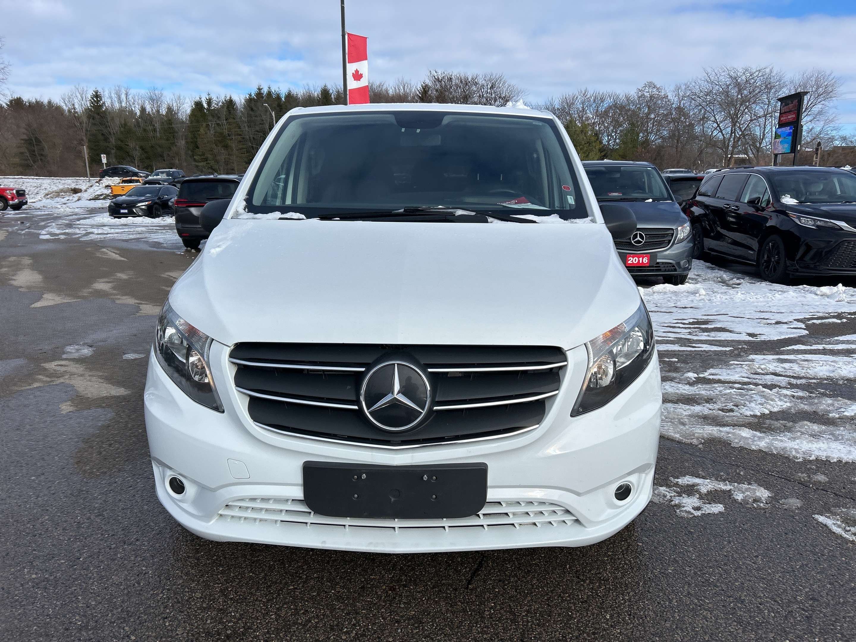 2022 Mercedes-Benz Metris Passenger Van