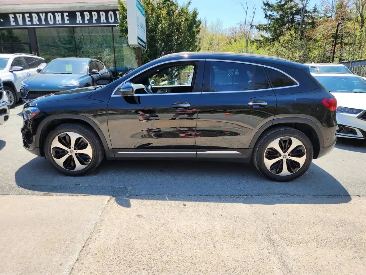 Mercedes-Benz GLA снимка Mercedes-Benz GLA