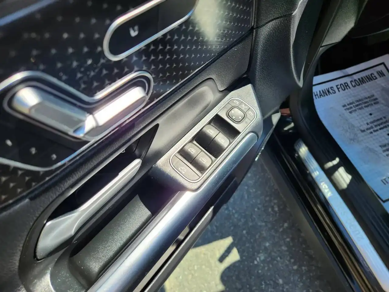 Mercedes-Benz GLA снимка Mercedes-Benz GLA