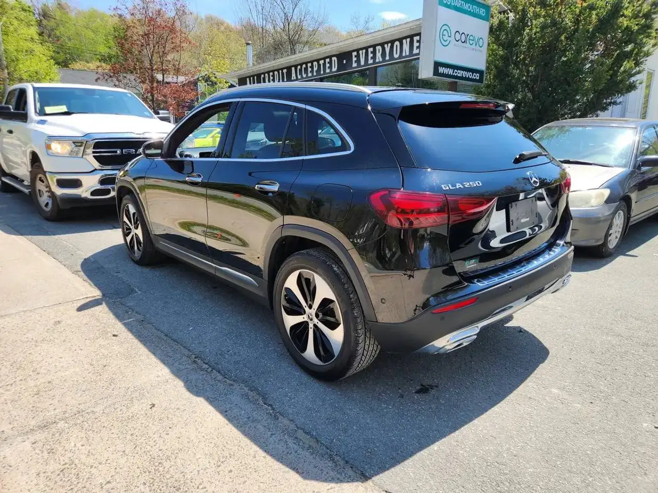 Mercedes-Benz GLA снимка Mercedes-Benz GLA
