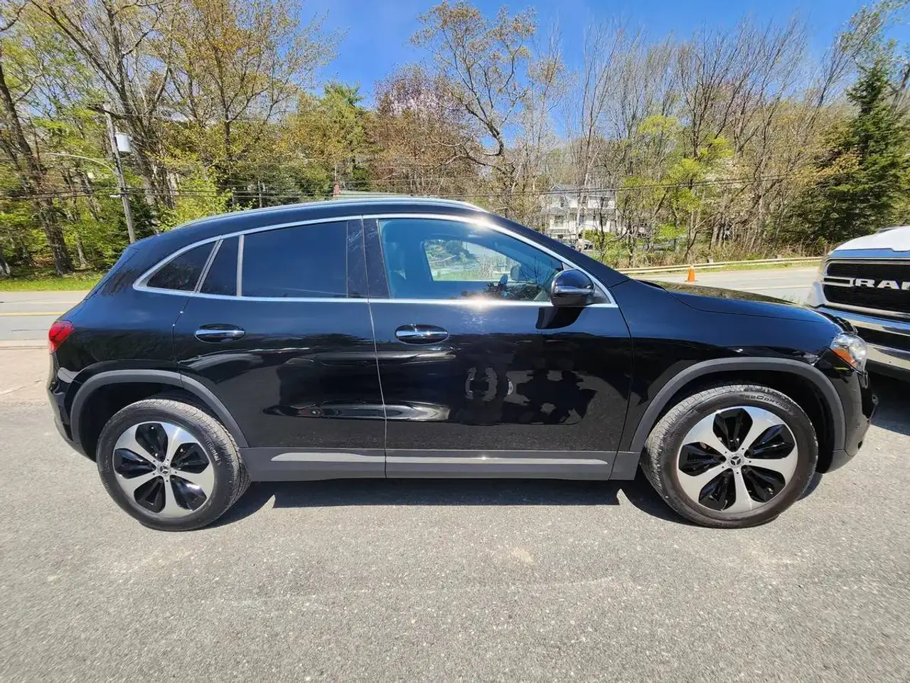 Mercedes-Benz GLA снимка Mercedes-Benz GLA