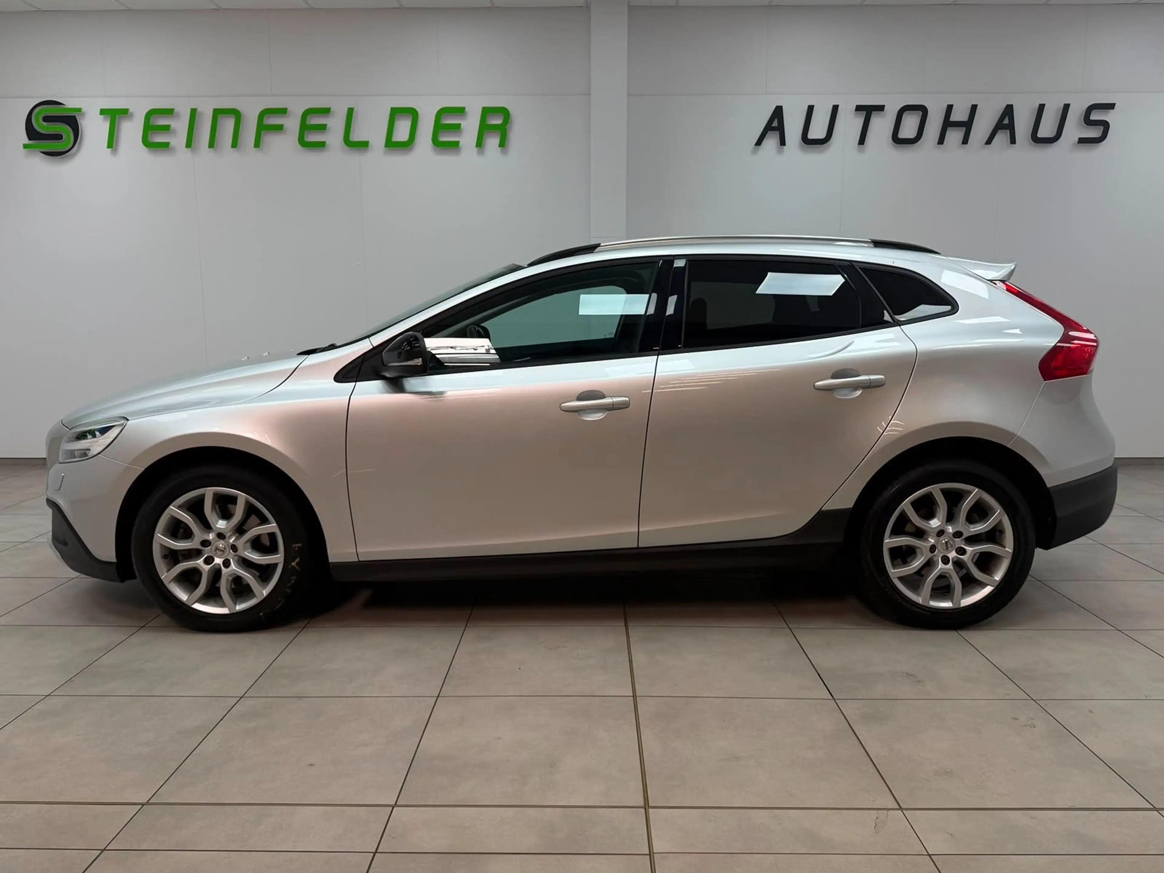 Volvo V40 Cross SHZ/TEMPO/NAVI/FREISPRECH — photo 4