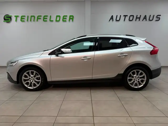 Volvo V40 view 4