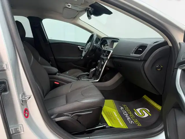 Volvo V40 view 15