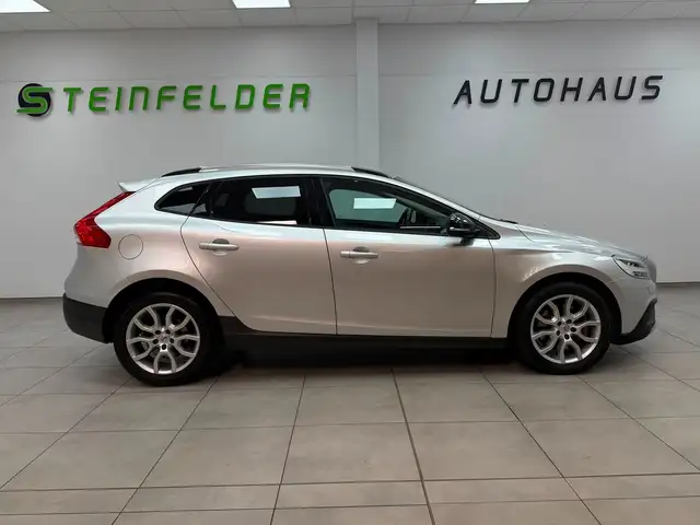Volvo V40 view 8