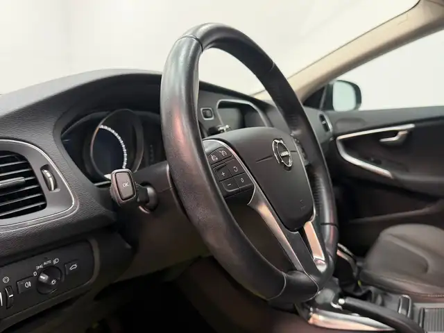 Volvo V40 view 12