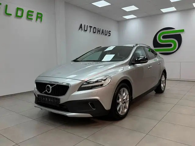 Volvo V40 view 3