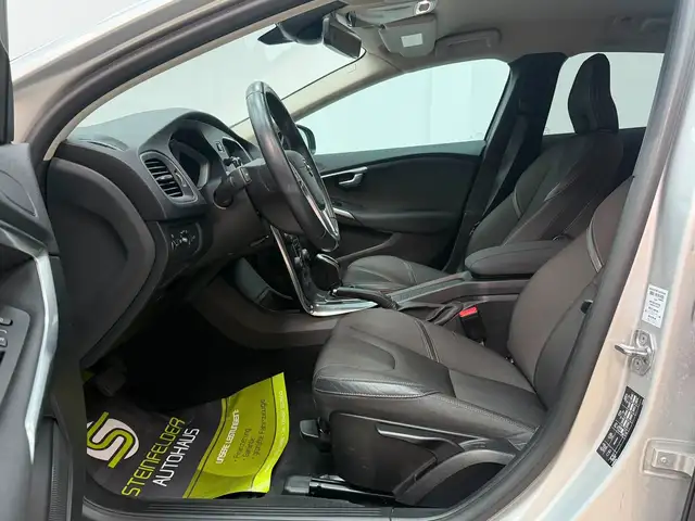 Volvo V40 view 14