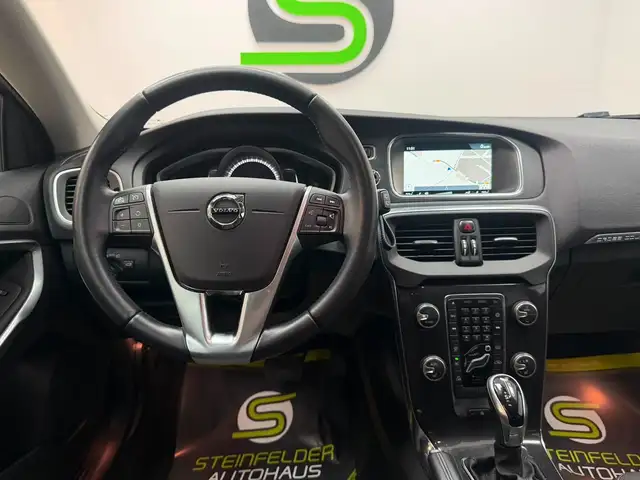 Volvo V40 view 11