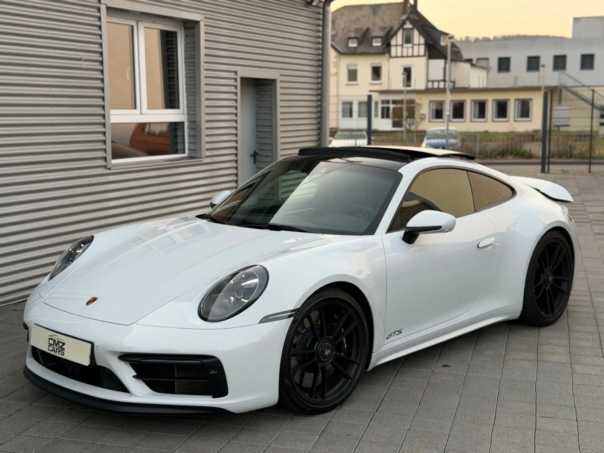 포르쉐 Porsche 911 911 Carrera 4 GTS Coupe 2022 흰색 사진 3