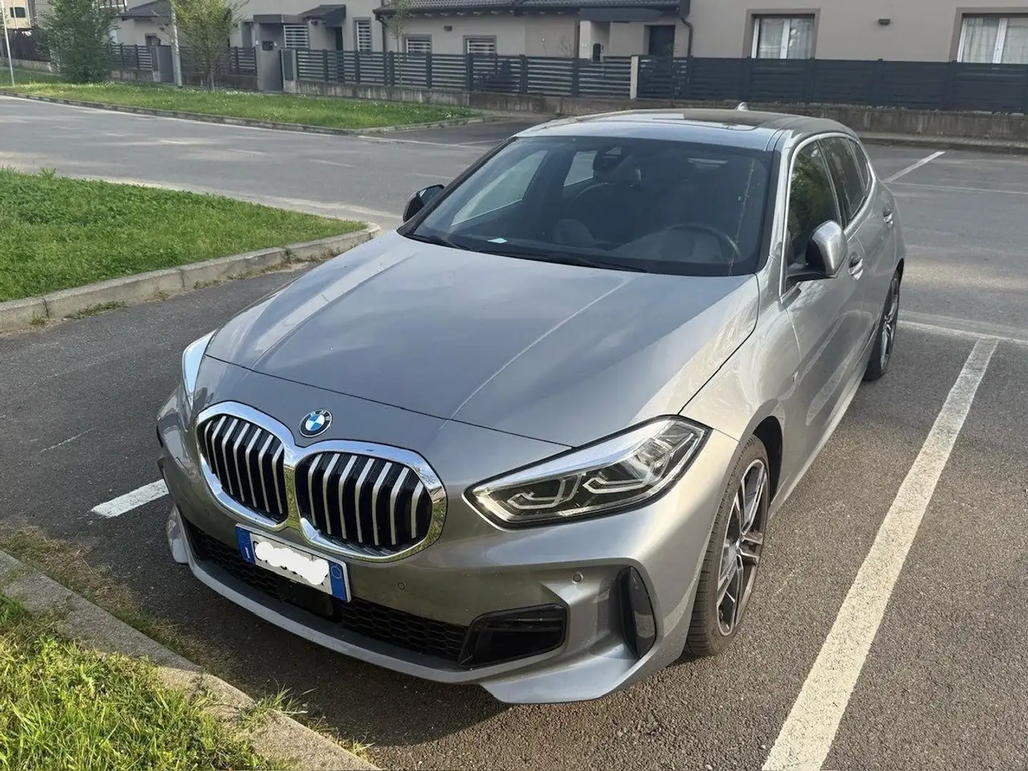 BMW 118 Serie 1 F40 118d Msport auto Argento - 1