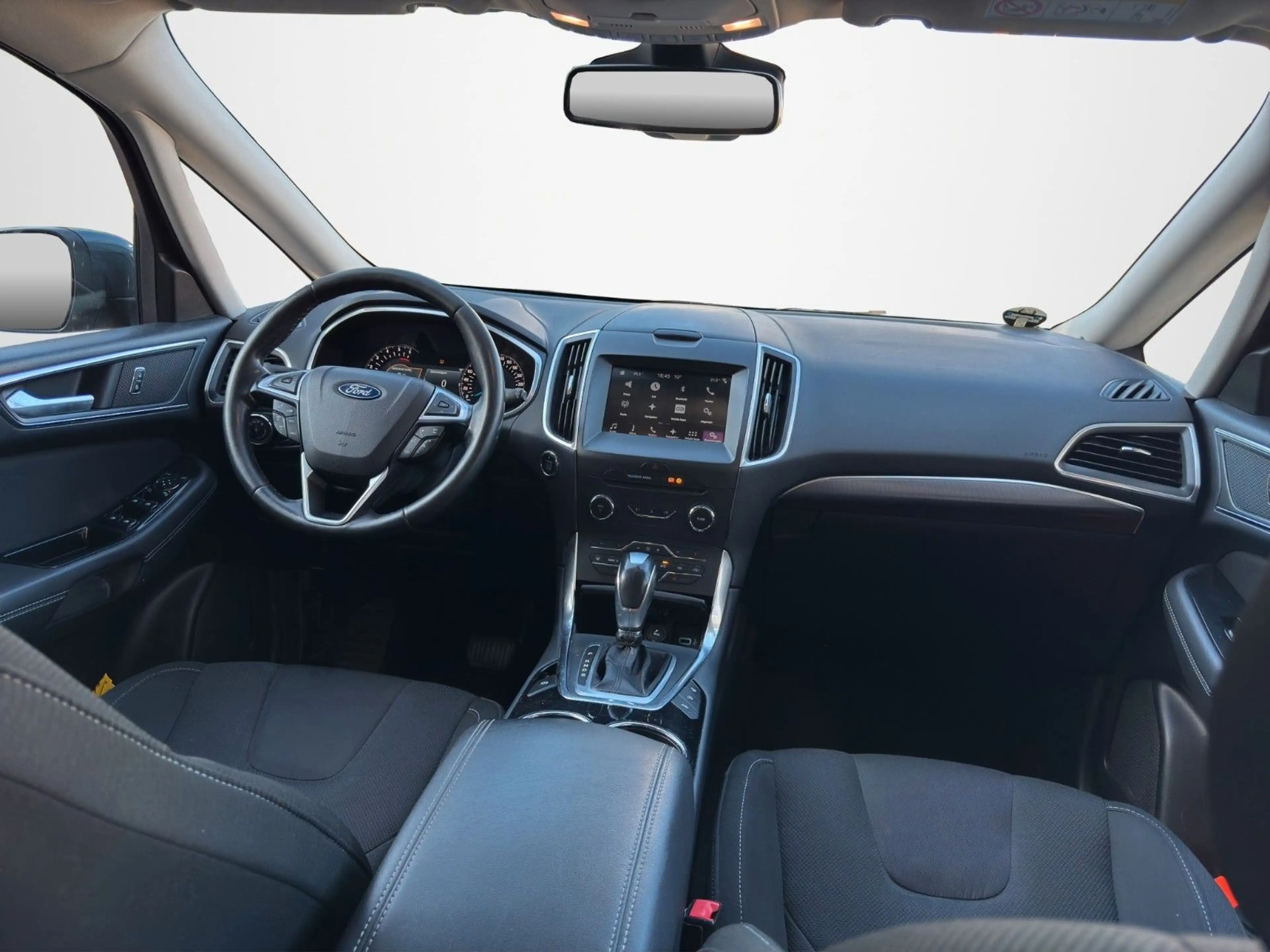 Ford S-Max Titanium Auto.M 7 SITZE SHZ KLIMA AHK LED — photo 14