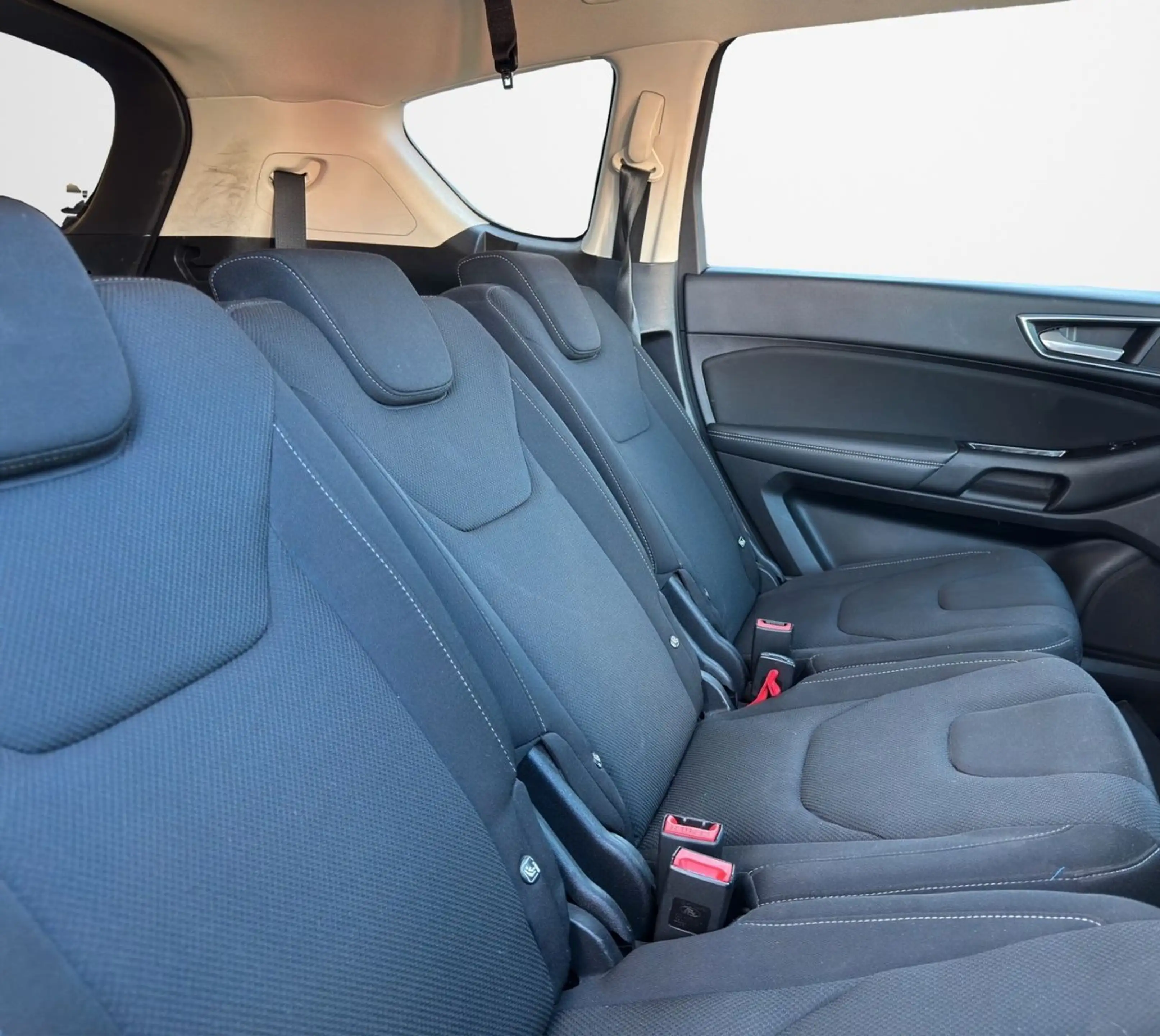Ford S-Max Titanium Auto.M 7 SITZE SHZ KLIMA AHK LED — photo 12