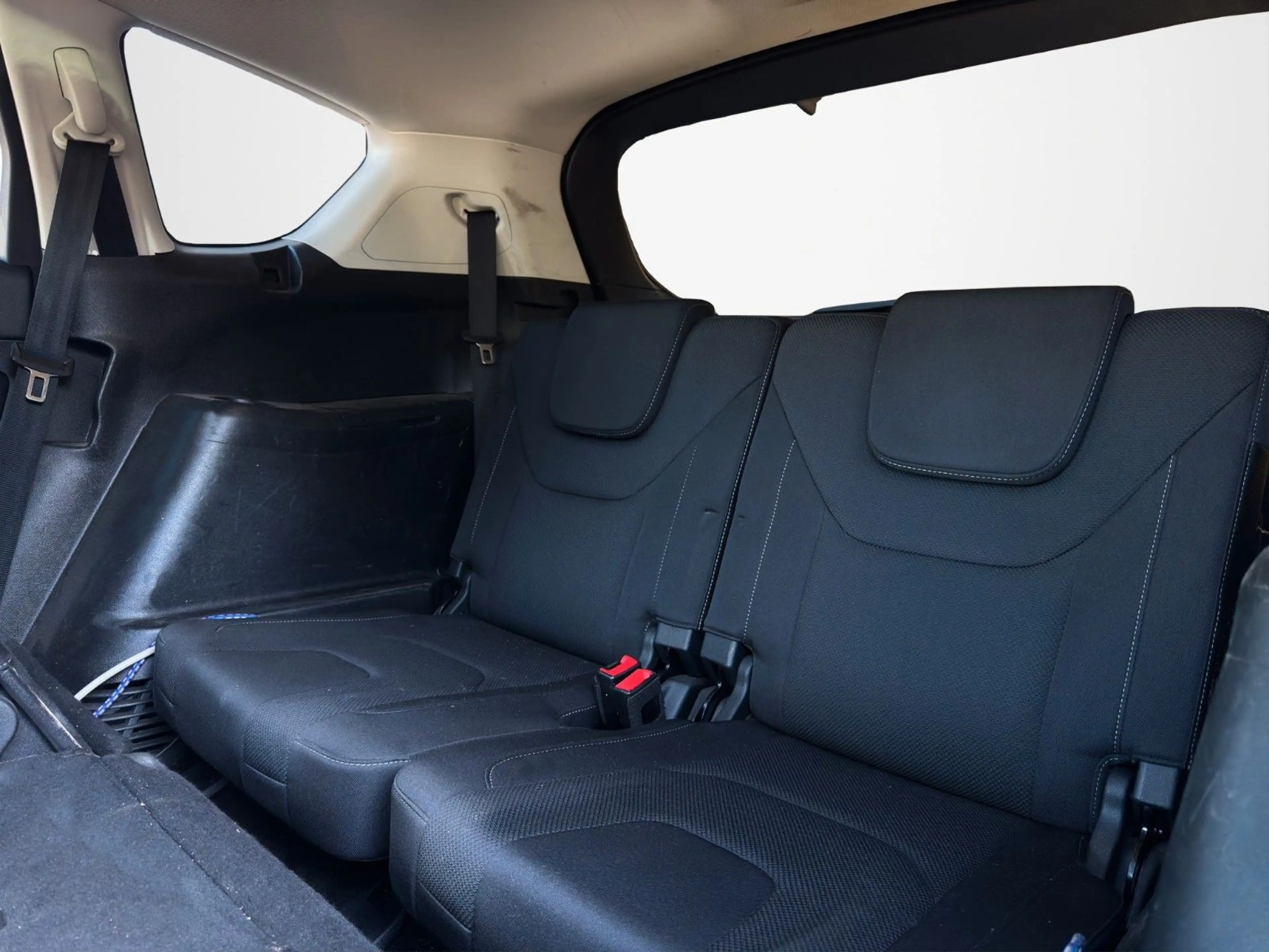 Ford S-Max Titanium Auto.M 7 SITZE SHZ KLIMA AHK LED — photo 11