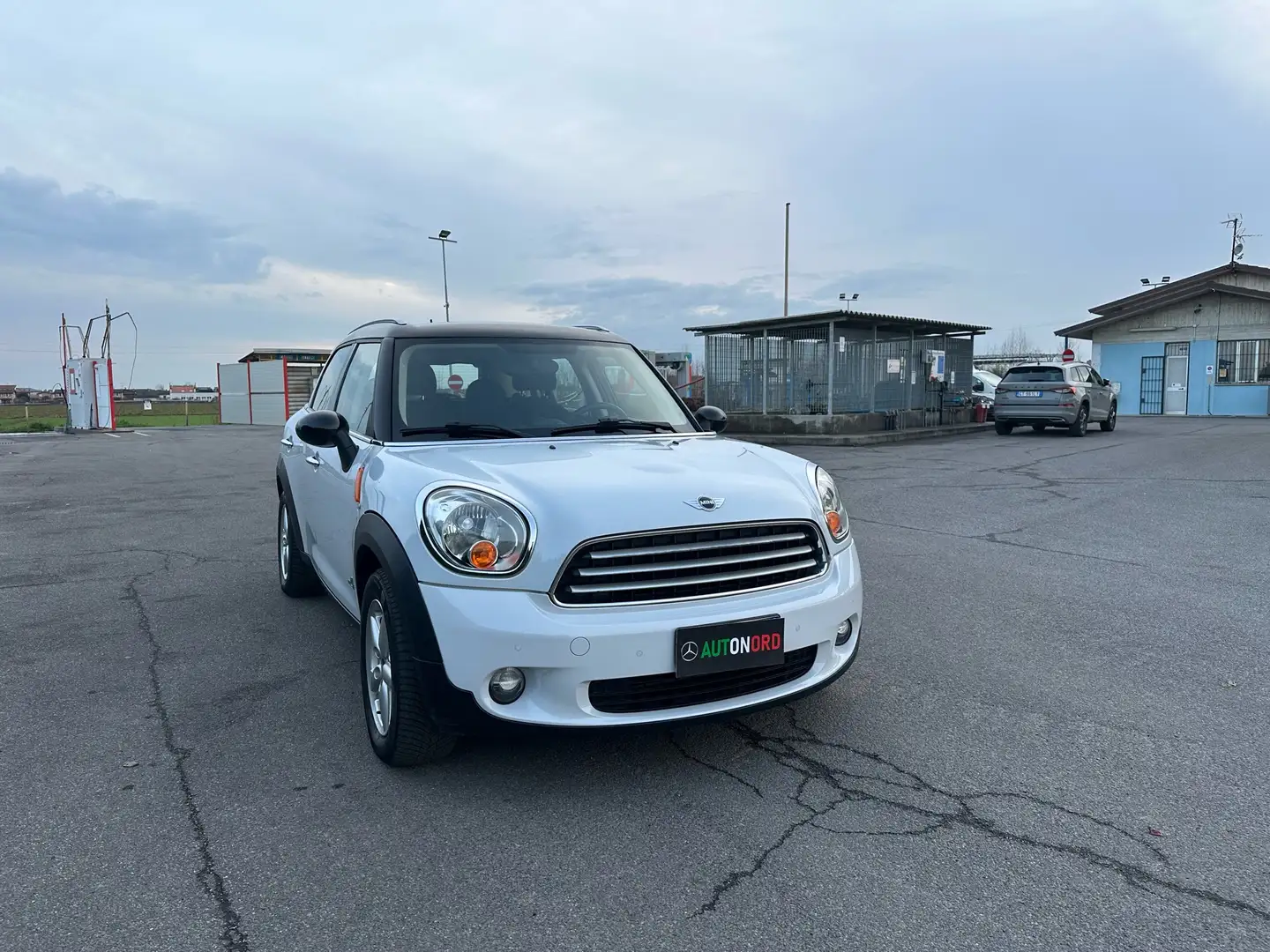 MINI Cooper D Countryman 2.0 all4 auto Ok neopatentati CATENA FATTA Bianco - 1