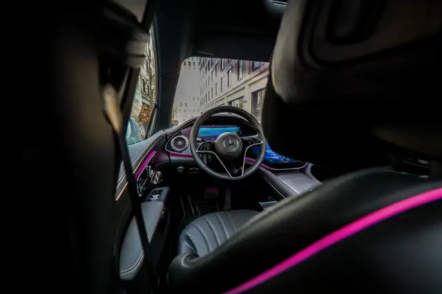 Mercedes-Benz Eqs view 15