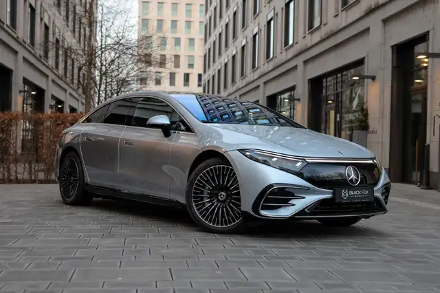 Mercedes-Benz Eqs view 3