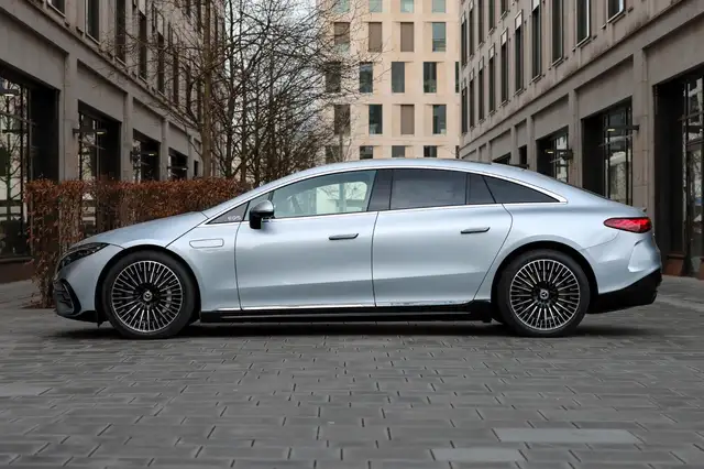 Mercedes-Benz Eqs view 11