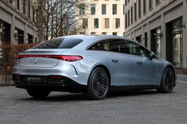 Mercedes-Benz Eqs view 7