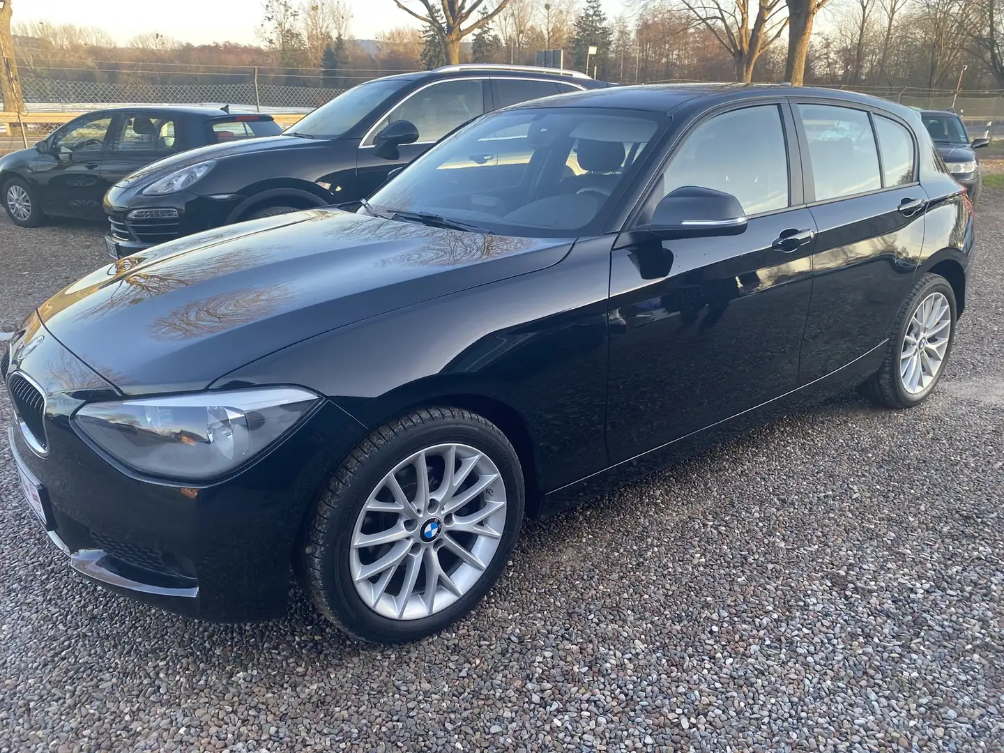 BMW 116 i Sitzheizung 17 Zoll Bluetooth Noir - 1