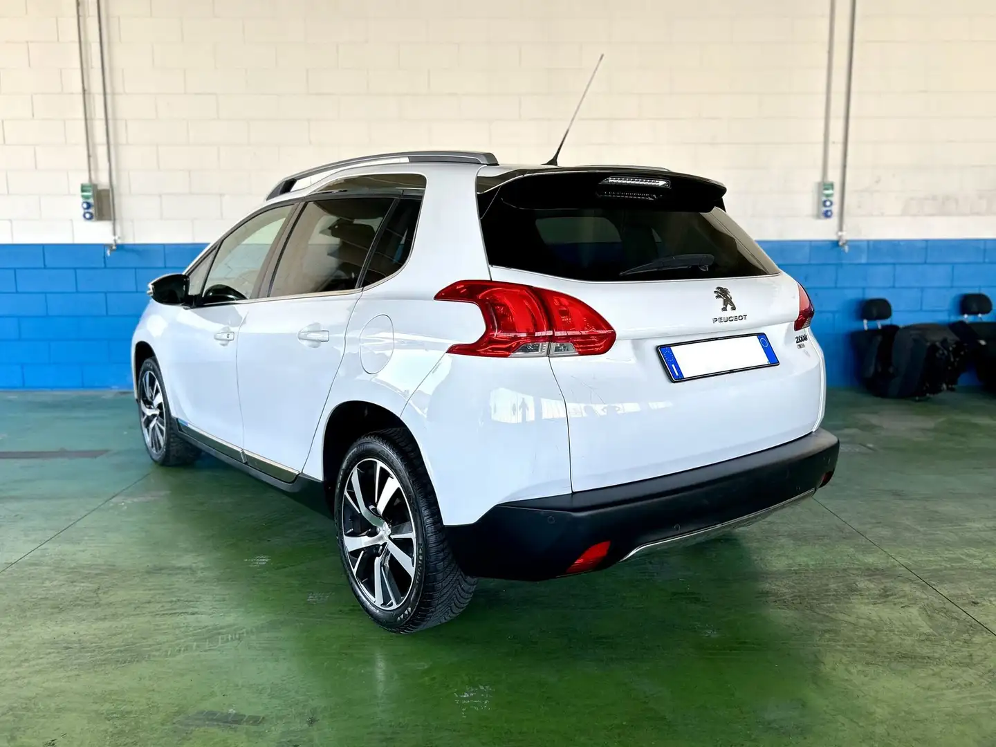 Peugeot 2008 1.2 PureTech 110 CV Stop&Start Allure Bianco - 2