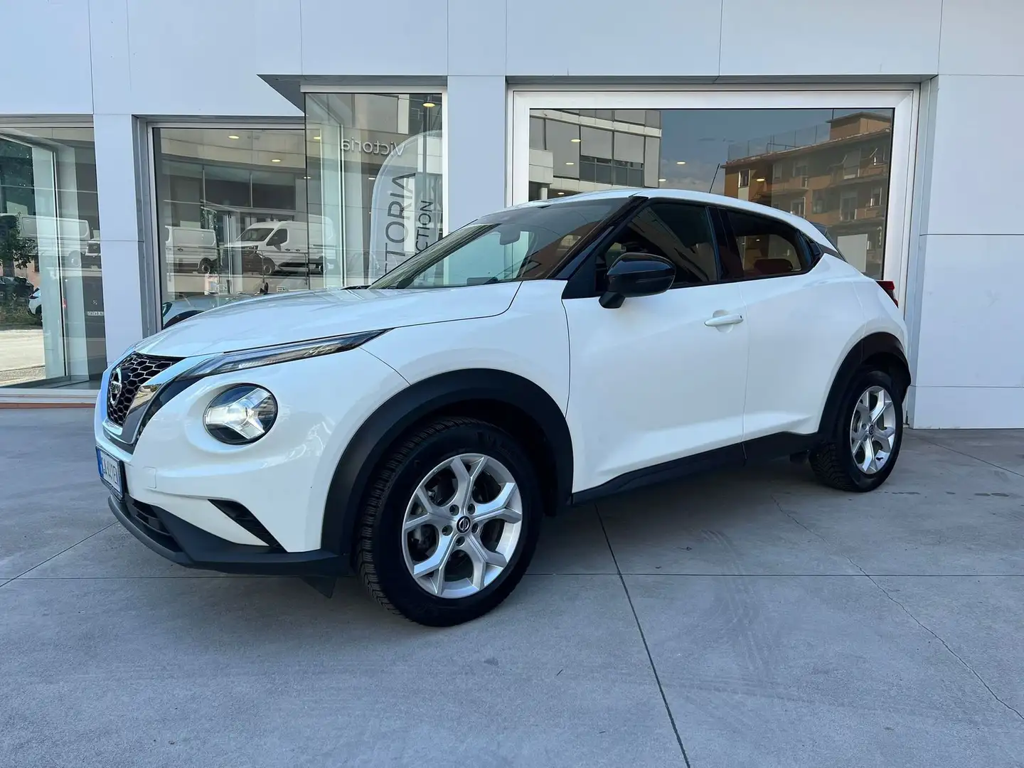 Nissan Juke 1.0 DIG-T 117 CV ACENTA C.MANUALE NEOPATENTATI Bianco - 1