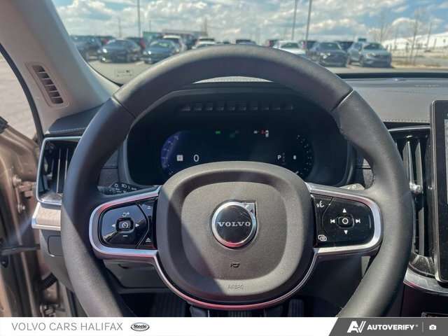 2026 Volvo XC90 Ultra Bright Theme thumb 13