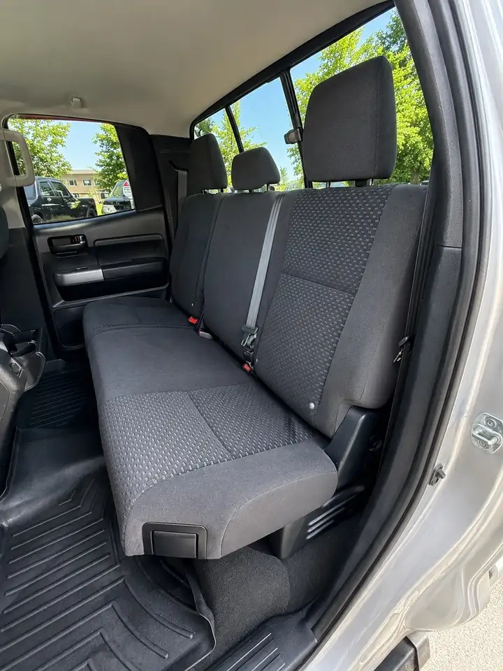 Toyota Tundra снимка Toyota Tundra