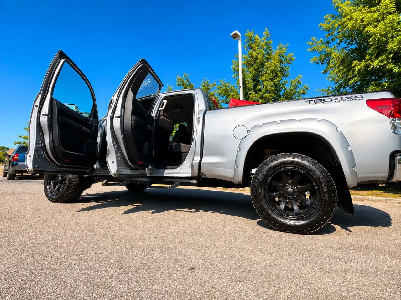 Toyota Tundra снимка Toyota Tundra