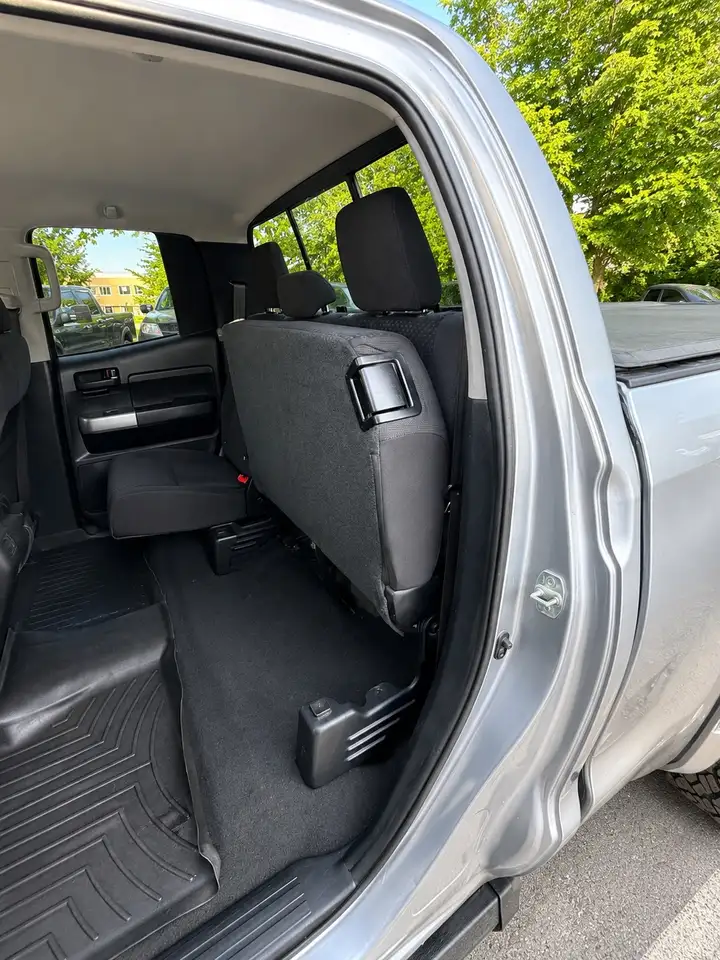 Toyota Tundra снимка Toyota Tundra