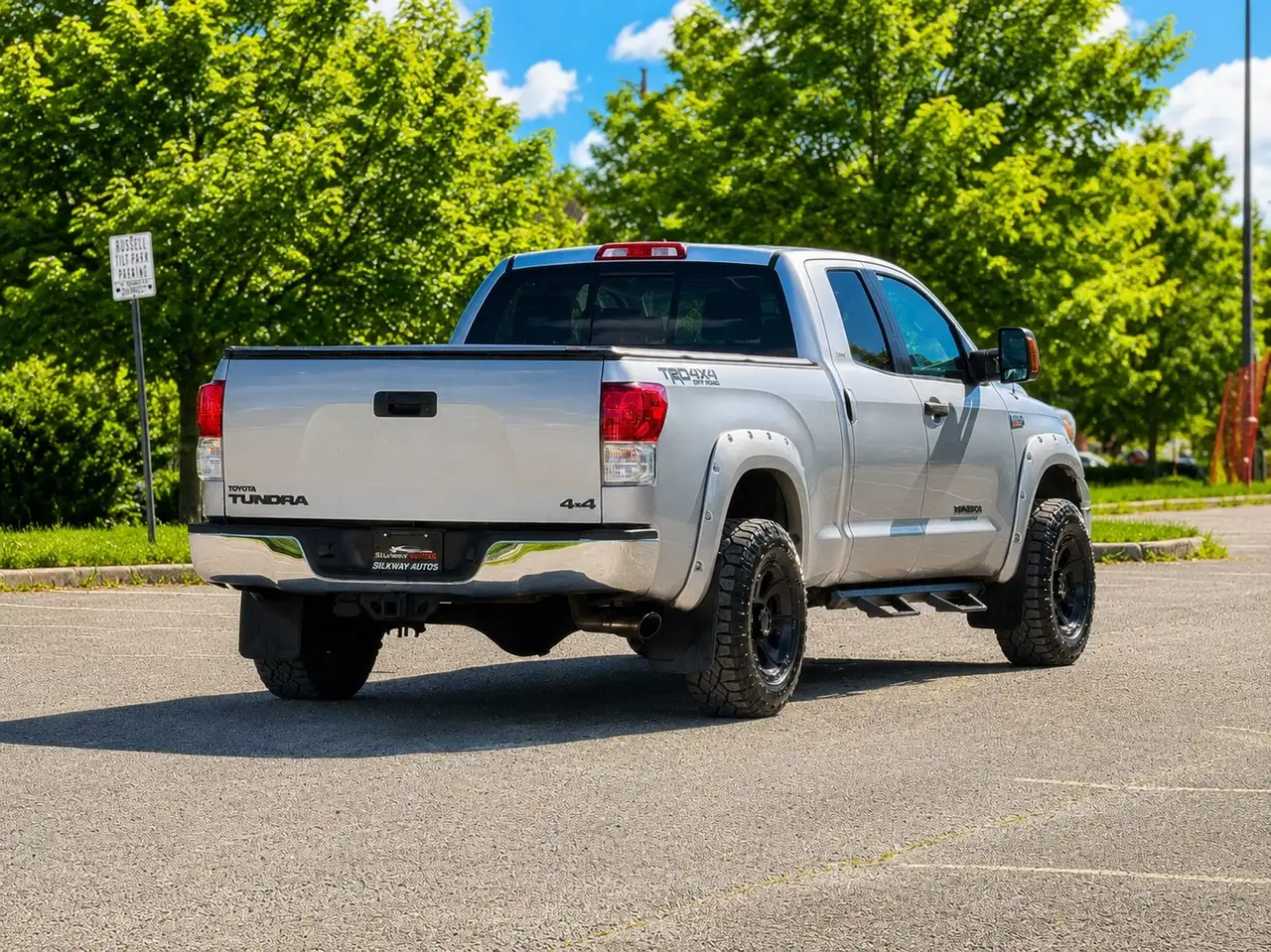 Toyota Tundra снимка Toyota Tundra