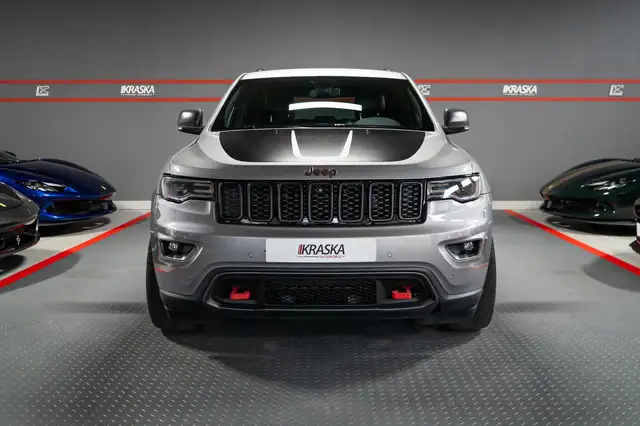 Jeep Grand Cherokee view 5