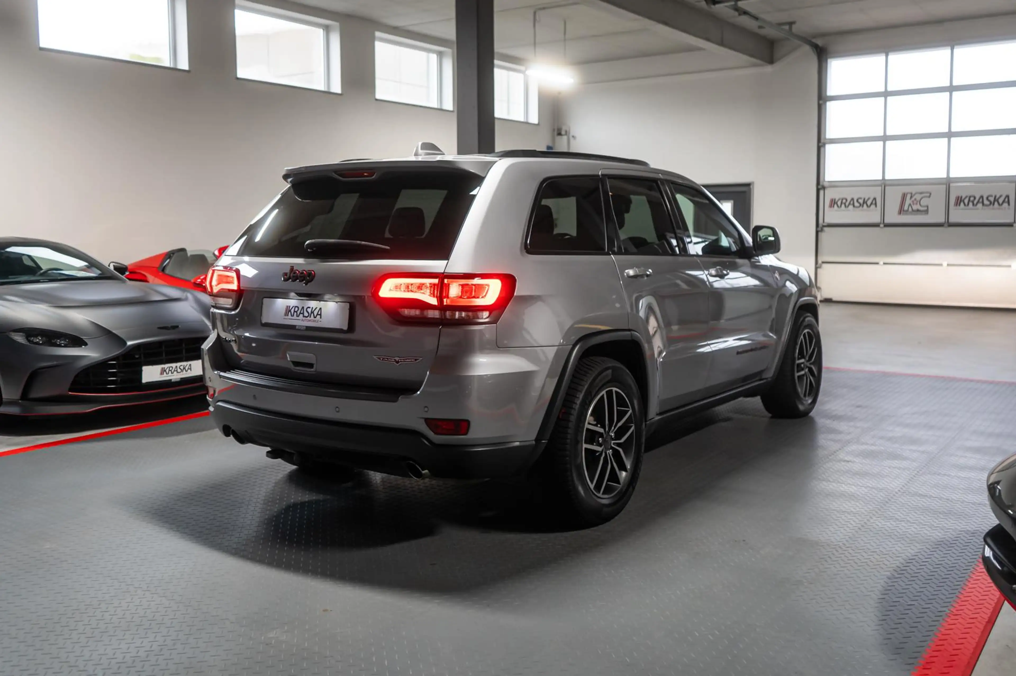 Jeep Grand Cherokee 3.0 CRD Trailhawk ALPINE KEYLESS — photo 7