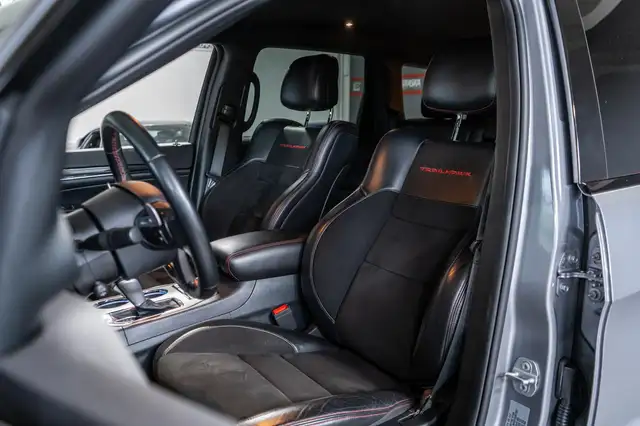 Jeep Grand Cherokee view 14