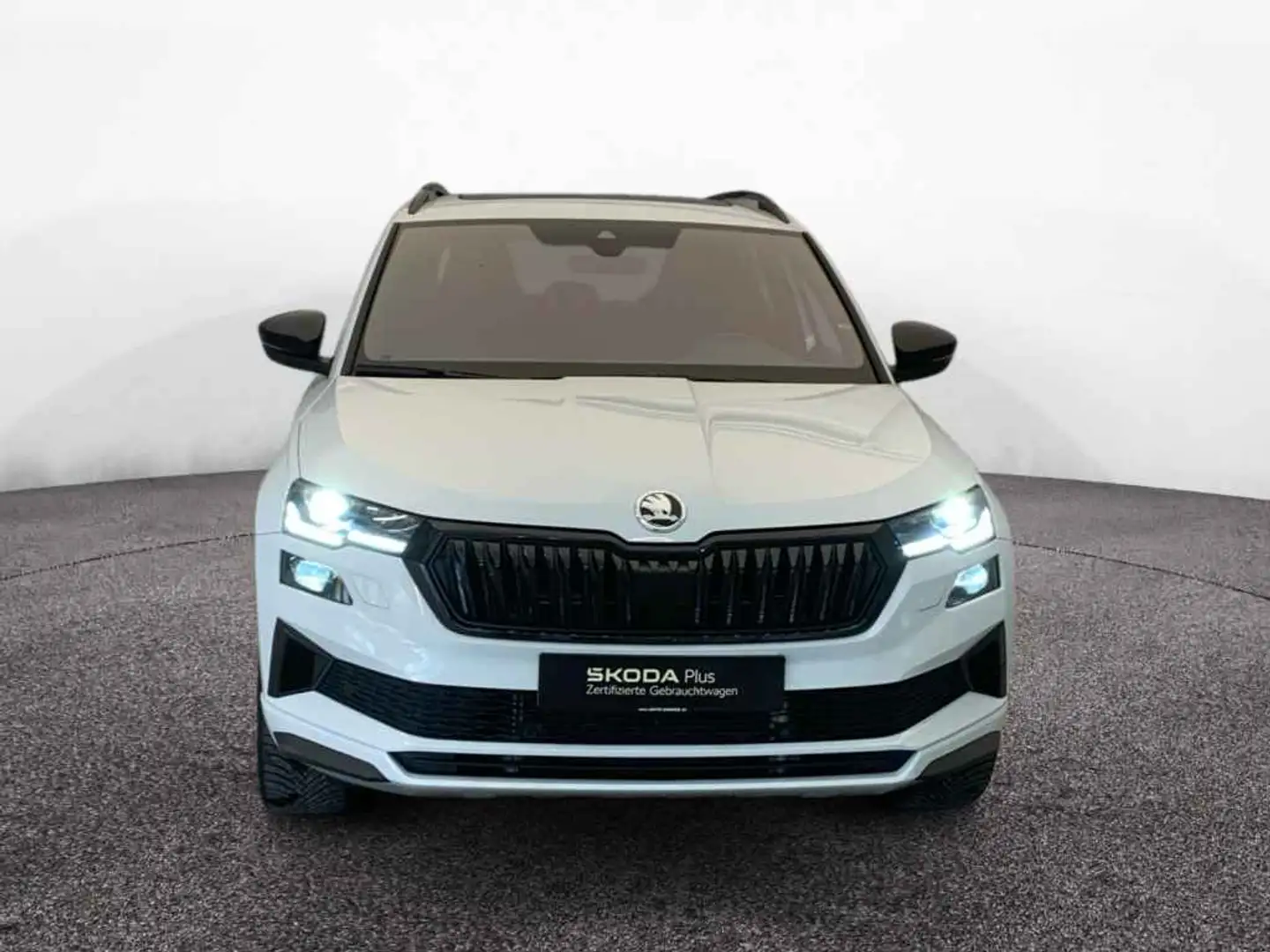 Skoda Karoq Sportline TSI DSG 4x4 *AHK*PANO*MATRIX*NAV Weiß - 2