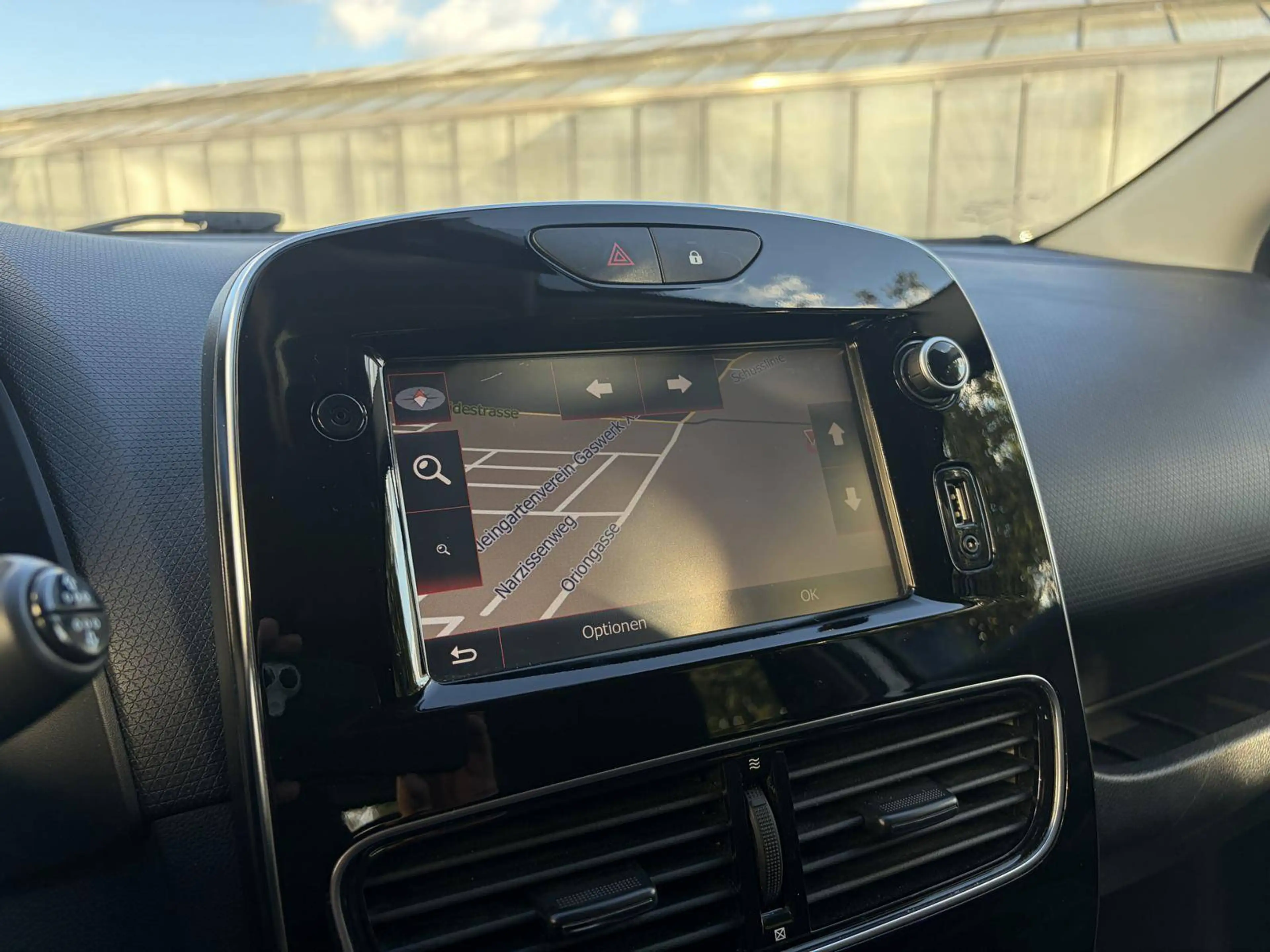 Renault Clio Kombi 1,5dCi Navi PDC 1.Besitz SR+WR Service & Pickerl NEU — photo 9