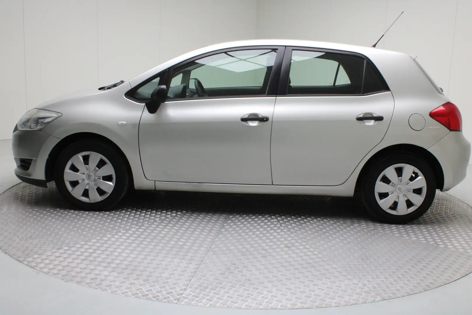 Toyota Auris 1.4-16V Terra | trekhaak | airco | radio cd | elek Сірий - 2