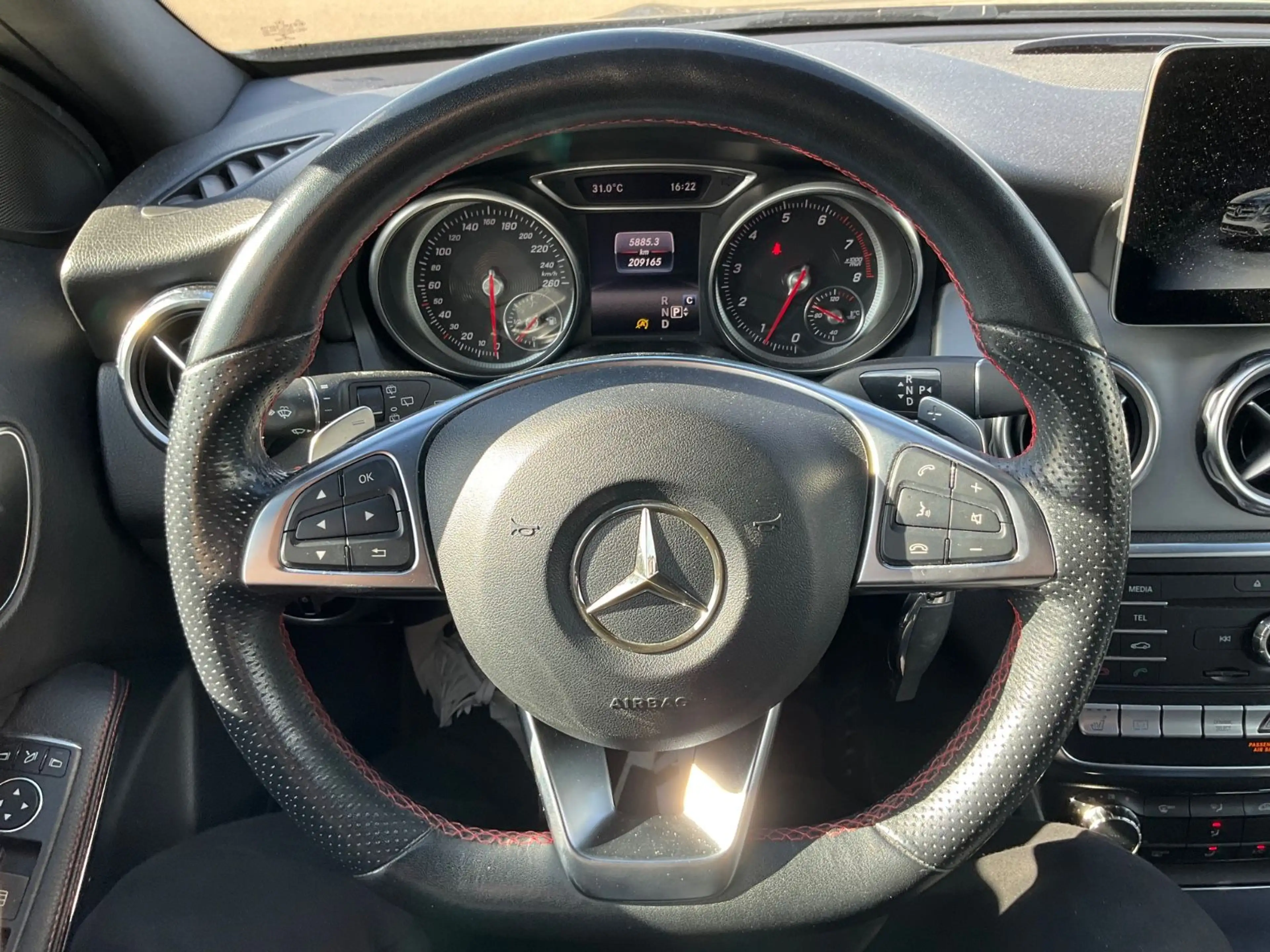 Mercedes-Benz GLA 250 4Matic . Sport + AMG Line ! — photo 21